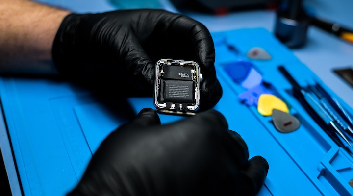 Keep It Gleaming: How to Properly Clean Your Smartwatch