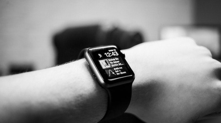 The Impact of Smartwatches on Modern Fitness: A Revolution in Health and Wellness