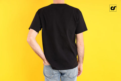 Black T-Shirt:  इसके स्टाइल, फैक्ट्स और इतिहास जो 19वीं सदी से जुड़ा है